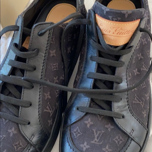 Louis Vuitton sneaker Louis Size 9 1/2 - Picture 2 of 5